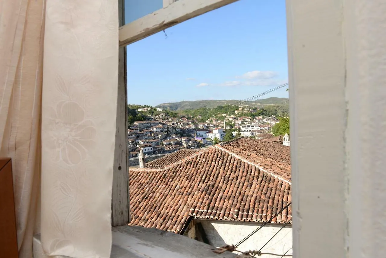 Guest House Taunus Berat 0*,