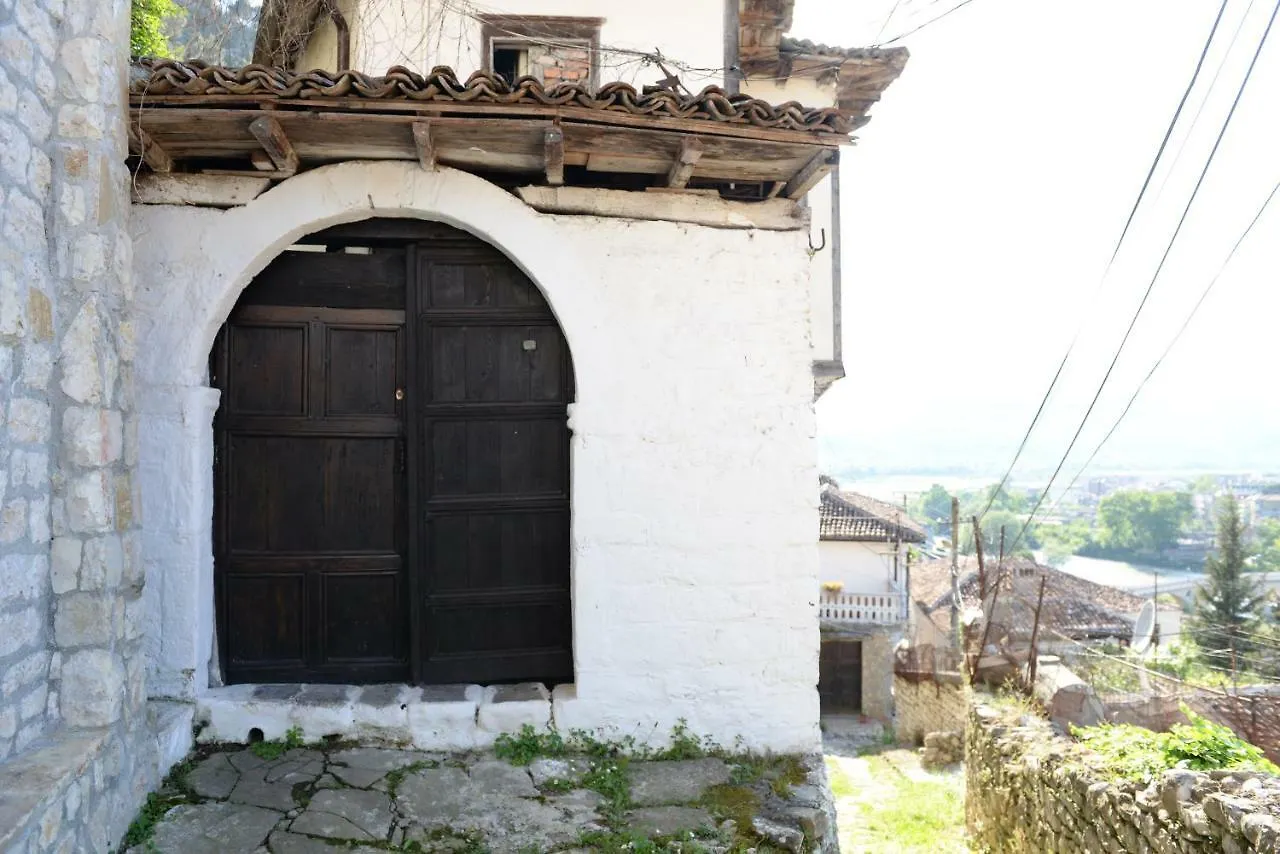 Guest House Taunus Berat