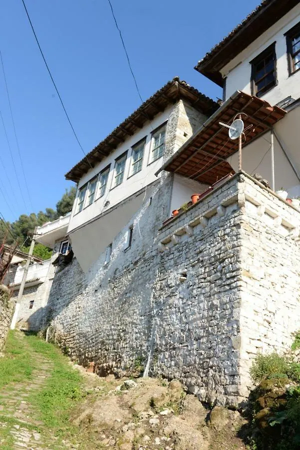 Guest House Taunus Berat
